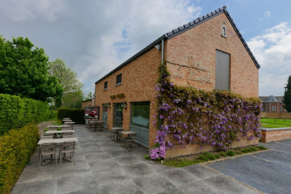 Rue Basse l'Adresse 4,
4317 Les Waleffes
019 56 65 61
http://www.delicesdeswaleffes.be/